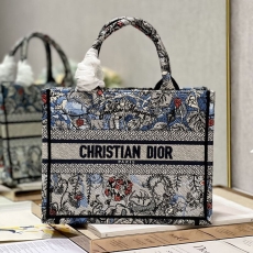 Christian Dior Shopping Bags